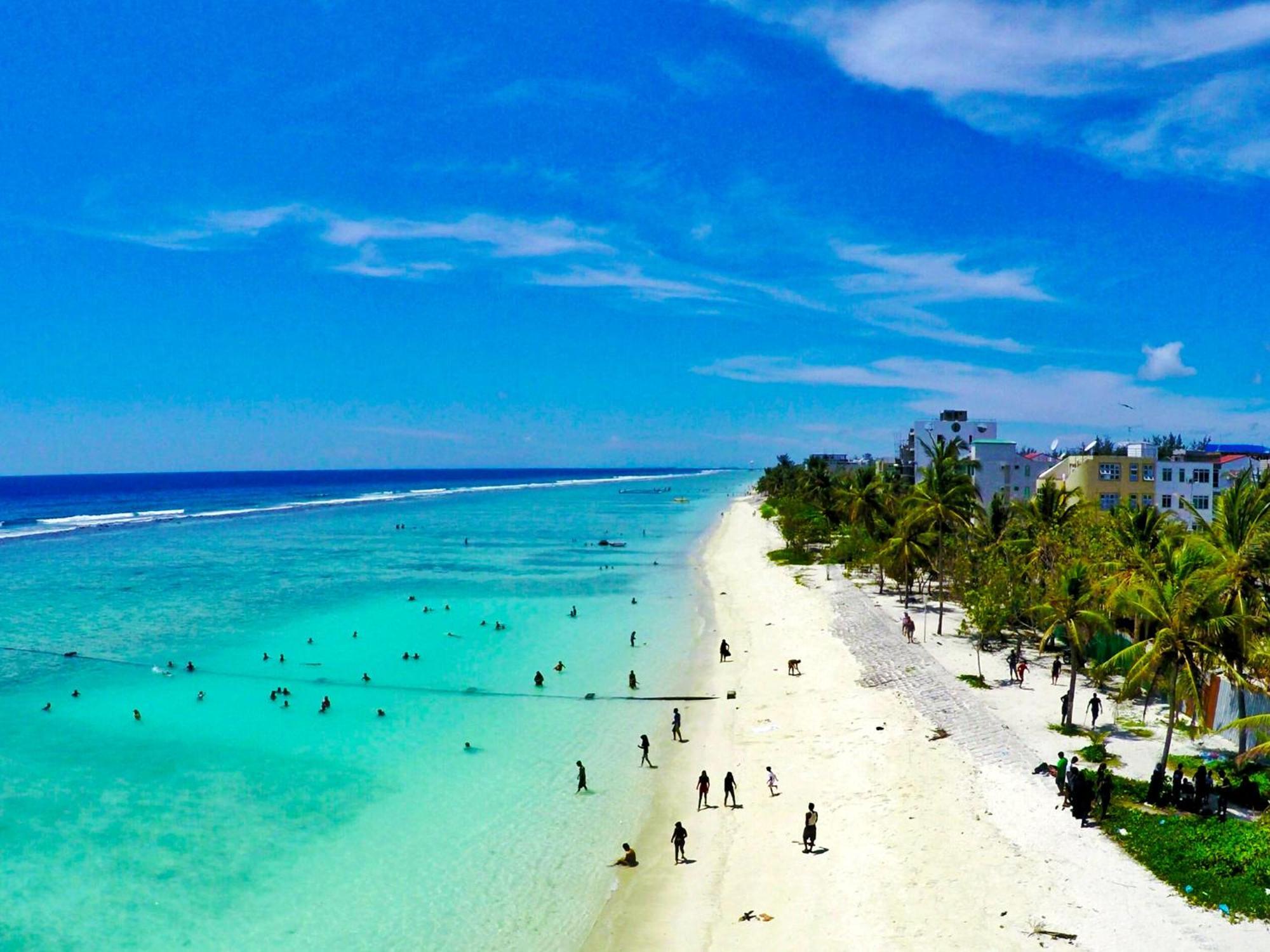 Planktons Beach Hotel Hulhumale Exterior photo